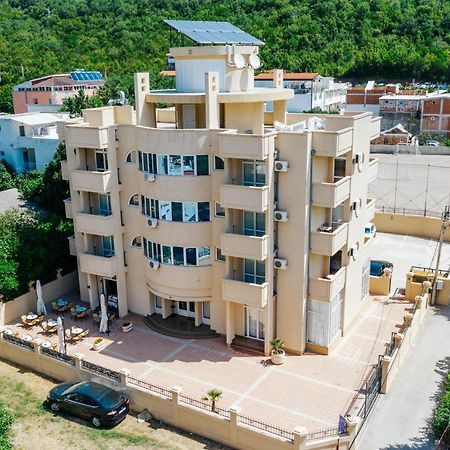 Hotel Dana Čanj Eksteriør billede