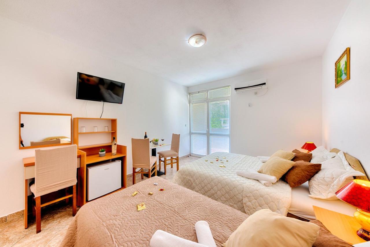 Hotel Dana Čanj Eksteriør billede