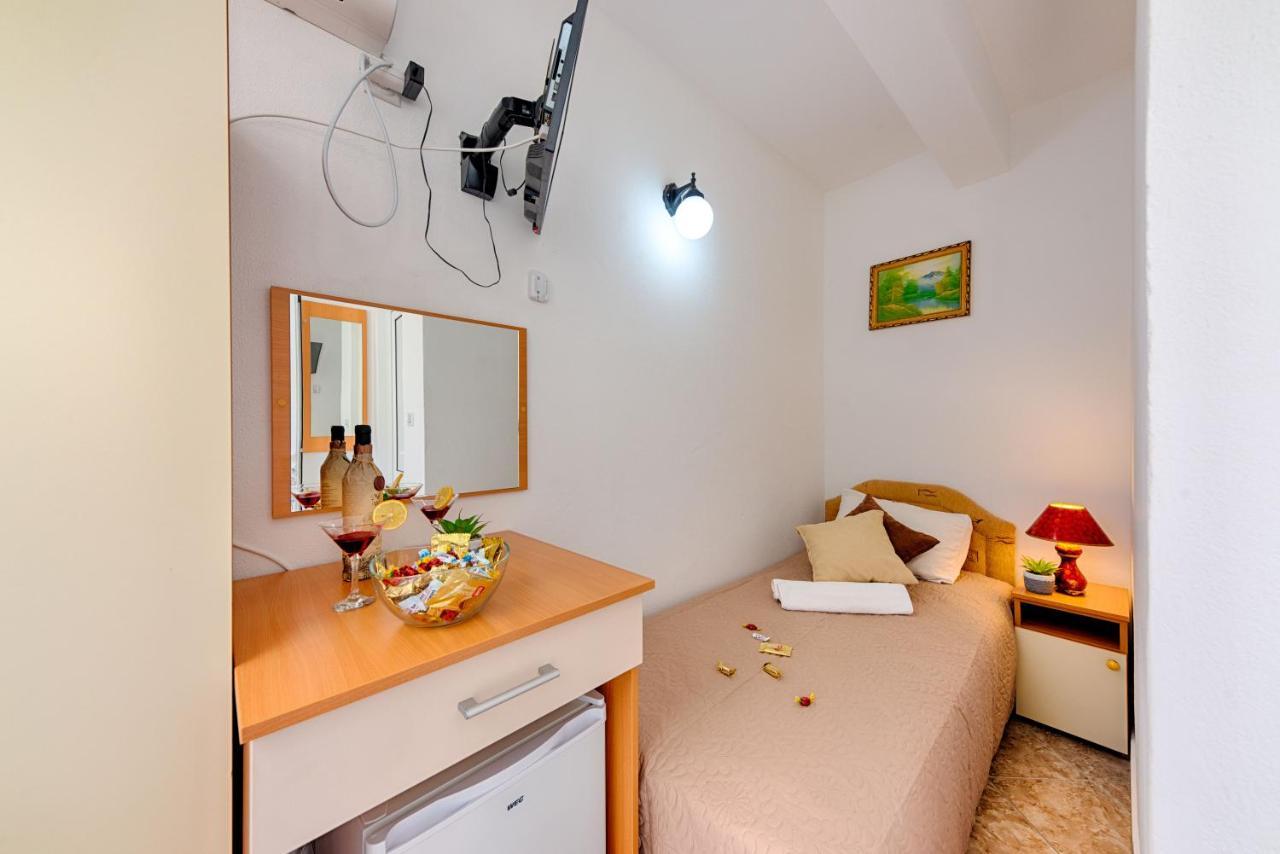 Hotel Dana Čanj Eksteriør billede