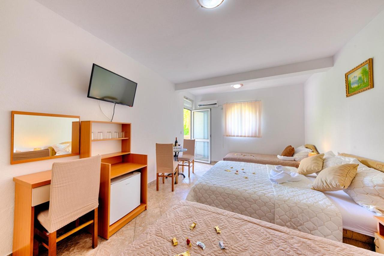 Hotel Dana Čanj Eksteriør billede